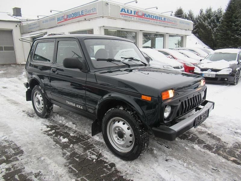 Grün Gebraucht 2019 Lada Taiga SUV | 10.999 € (Fairer Preis) - Bild 1/4