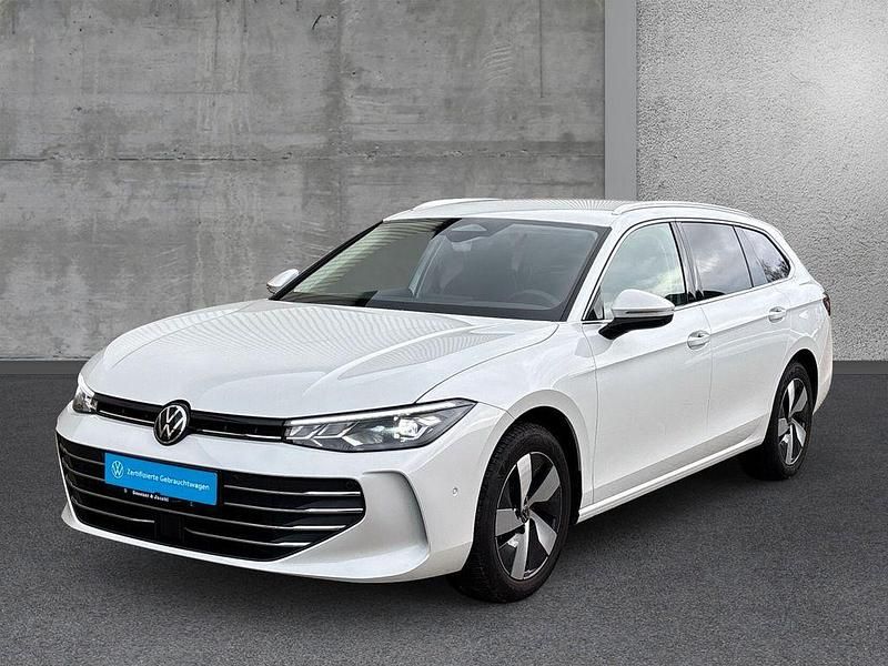 Weiß Gebraucht 2025 VW Passat Business Kombi | 34.950 € (Superpreis) - Bild 1/4