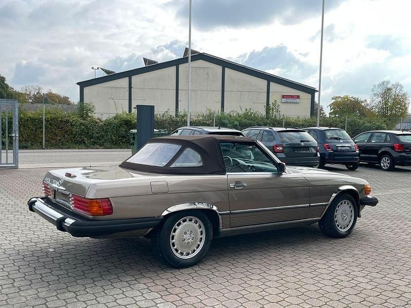 Gebraucht Mercedes 560 227 PS (166 kW) 1988 Braun Cabrio