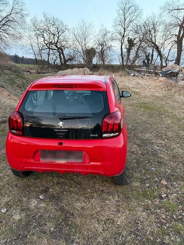 Gebraucht Peugeot 108 Active 82 PS (60 kW) 2016 Rot Kleinwagen