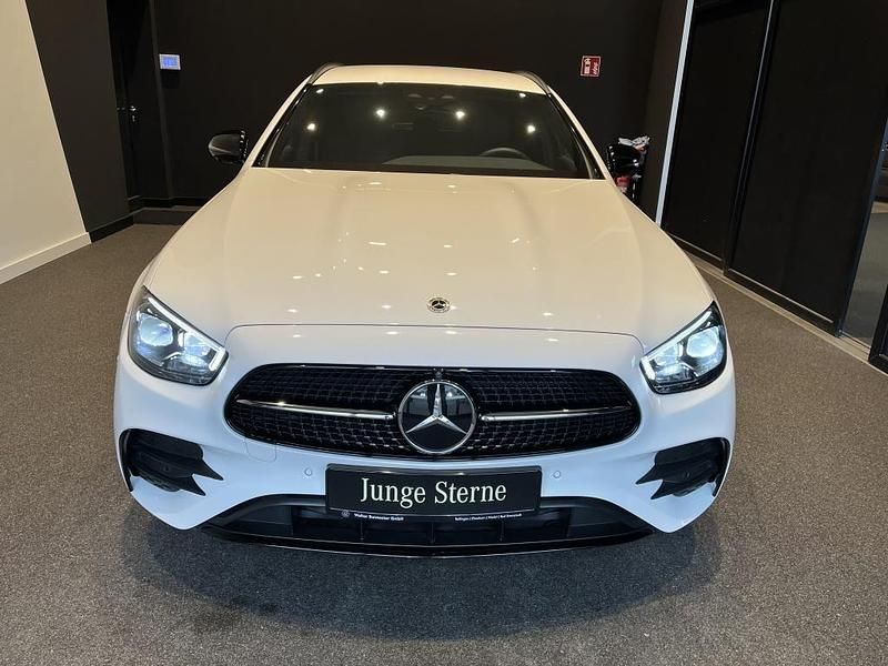 Gebraucht Mercedes E220 AMG 200 PS (147 kW) 2023 Unilack polarweiß Kombi