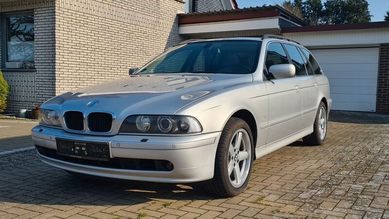 Silber Gebraucht 2001 BMW 520 Kombi | 2.490 € (Guter Preis) - Bild 1/4