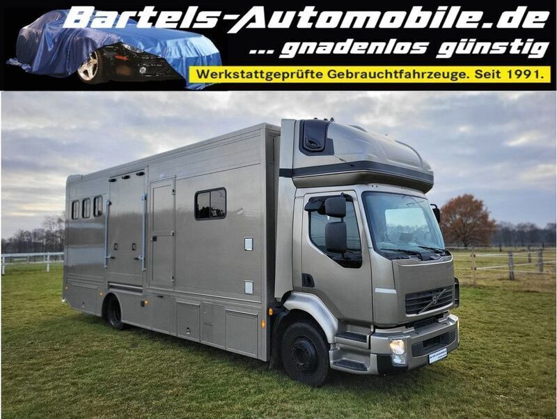 Gold (metallic) Gebraucht 2010 Volvo 240 Van | 89.900 € - Bild 1/4