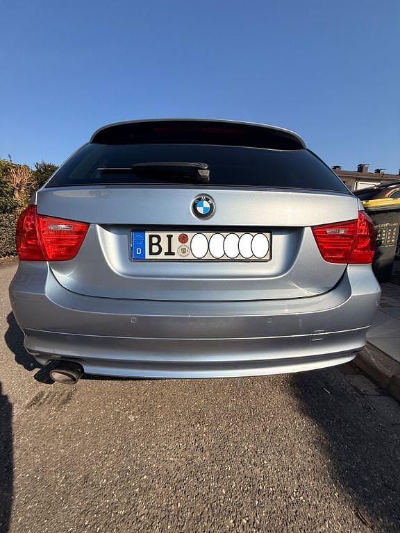 Gebraucht BMW 320 184 PS (135 kW) 2010 Kombi