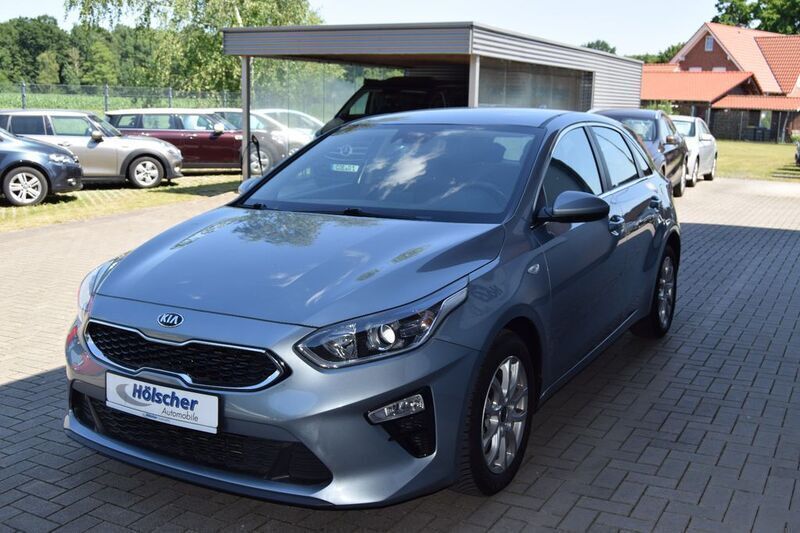 Gebraucht Kia Ceed 140 PS (102 kW) 2019 Silber Kleinwagen