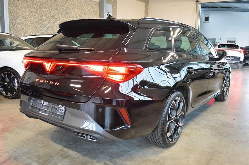 Gebraucht Cupra Leon 150 PS (110 kW) 2025 Schwarz Limousine