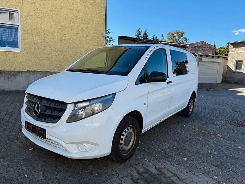 Weiß Gebraucht 2016 Mercedes Vito Van / Kleinbus | 13.500 € (Etwas zu teuer) - Bild 1/4