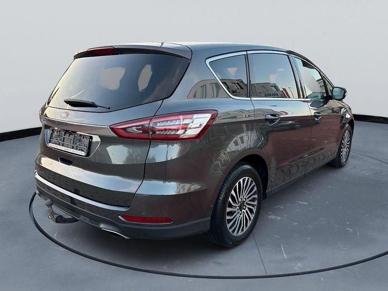 Gebraucht Ford S-MAX Titanium 190 PS (139 kW) 2018 Magneticgrau (metallic) Van / Kleinbus