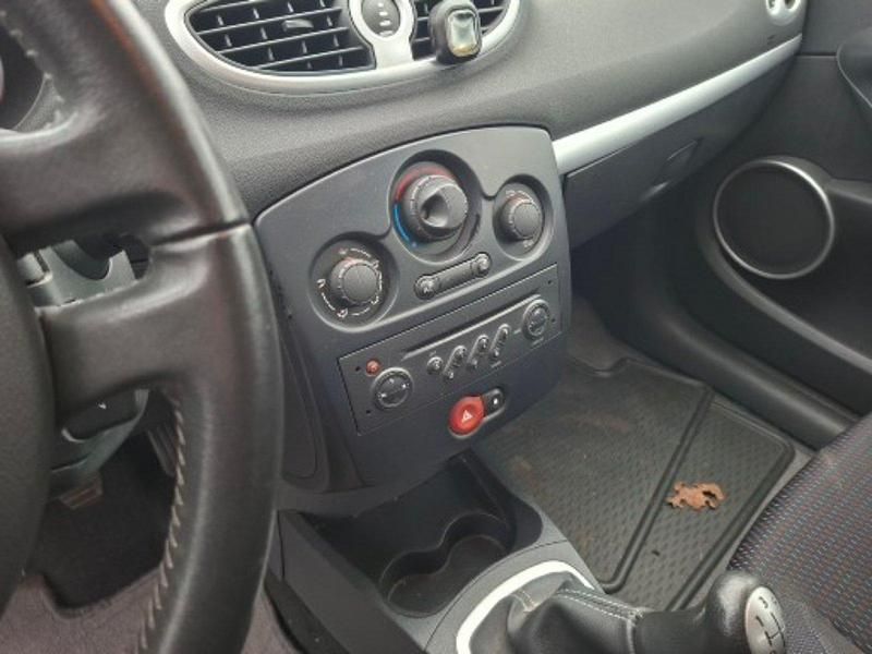 Gebraucht Renault Clio II 88 PS (64 kW) 2005 Schwarz Kleinwagen