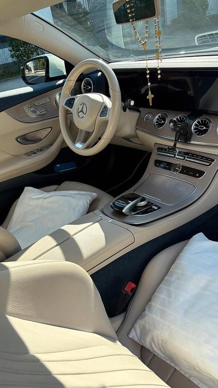 Gebraucht Mercedes E300 AMG 245 PS (180 kW) 2018 Weiß Coupé