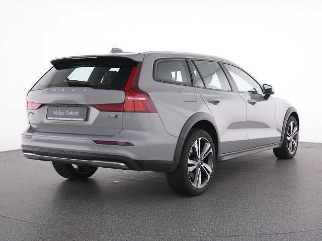 Gebraucht Volvo V60 CC 145 PS (106 kW) 2024 Kombi