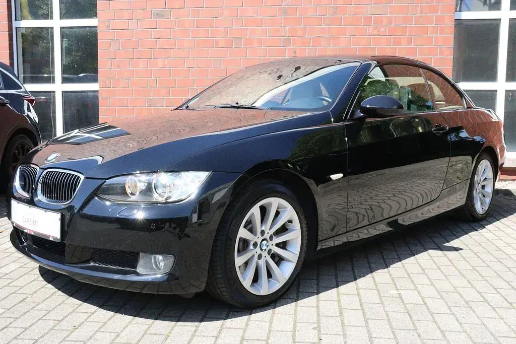 Gebraucht BMW 330 Cabriolet Sport Line 245 PS (180 kW) 2009 Schwarz Cabrio