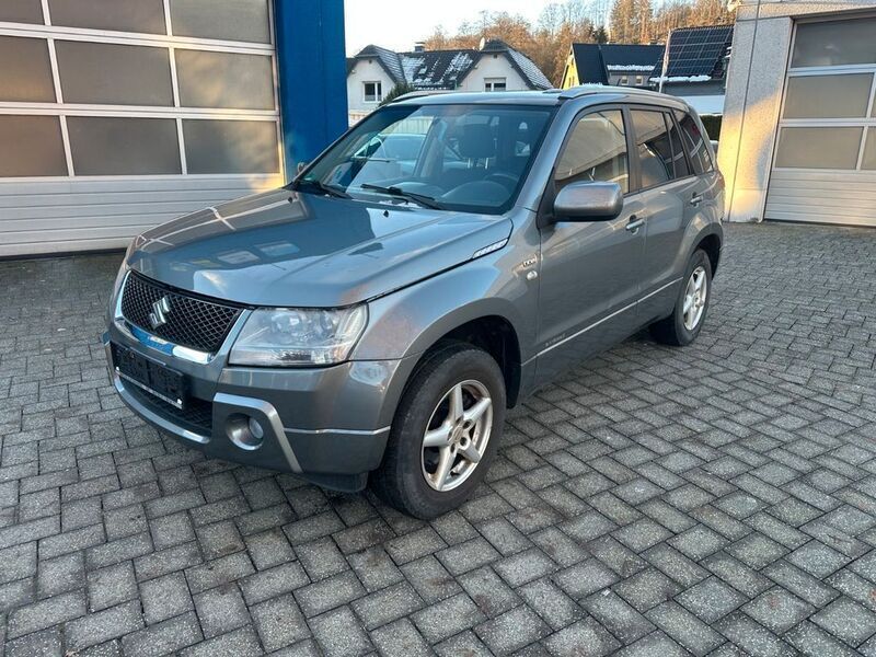 Grau Gebraucht 2009 Suzuki Grand Vitara Comfort SUV | 5.999 € (Superpreis) - Bild 1/4