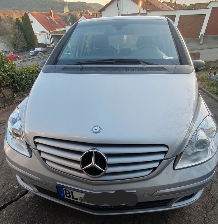 Silber Gebraucht 2006 Mercedes B200 Van / Kleinbus | 5.700 € (Fairer Preis) - Bild 1/4