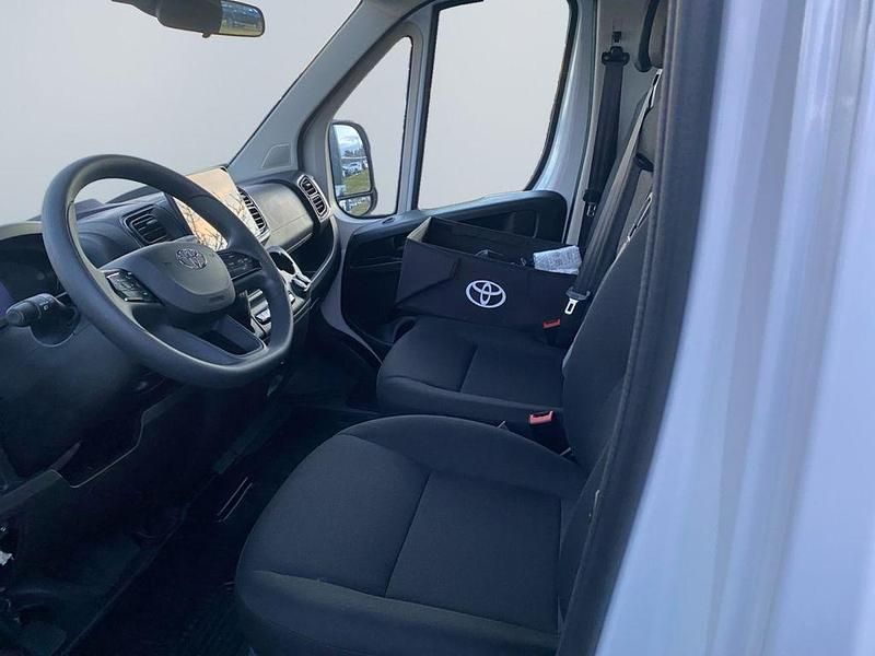 Neu Toyota Proace 140 PS (102 kW) 2026 Ice white Van / Kleinbus