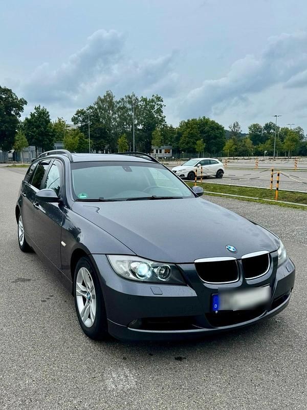 Grau Gebraucht 2007 BMW 320 Kombi | 3.300 € (Fairer Preis) - Bild 1/4