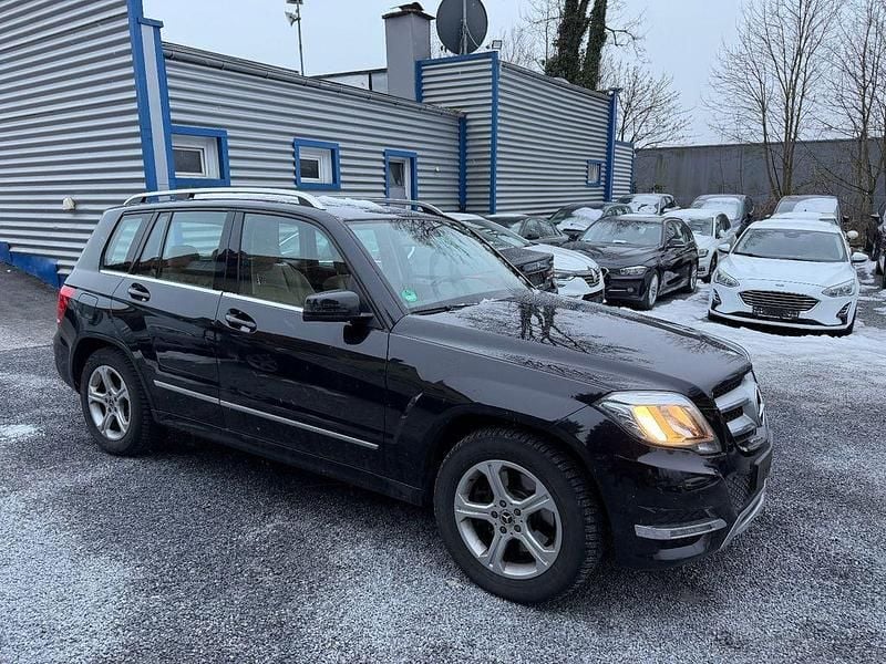Schwarz Gebraucht 2012 Mercedes GLK200 SUV | 12.499 € (Fairer Preis) - Bild 1/4