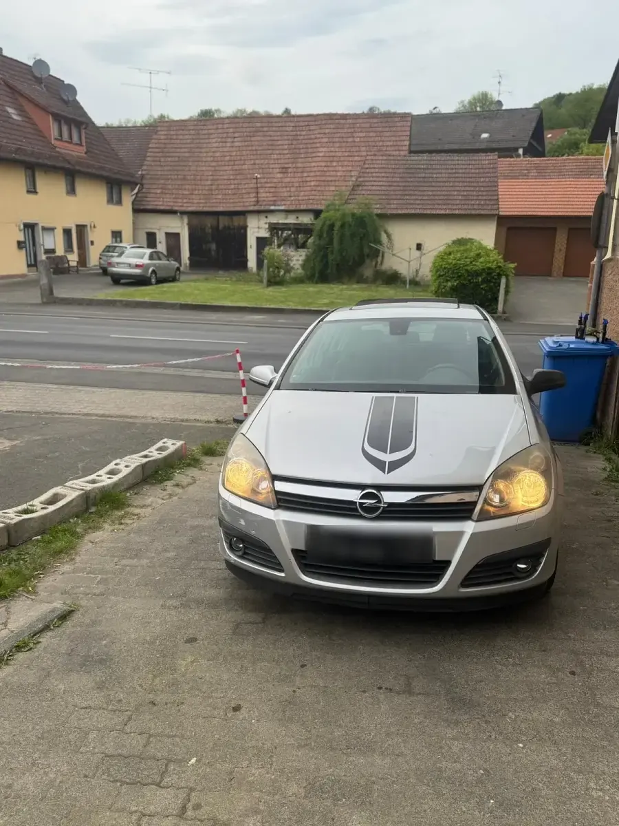 Gebraucht Opel Astra Sport 140 PS (102 kW) 2006 Silber Kleinwagen