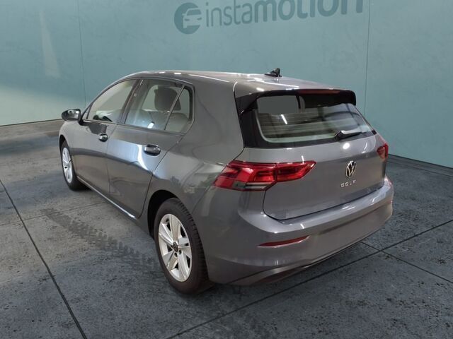 Grau Gebraucht 2024 VW Golf VIII Life Limousine | 23.601 € (Fairer Preis) - Bild 1/2