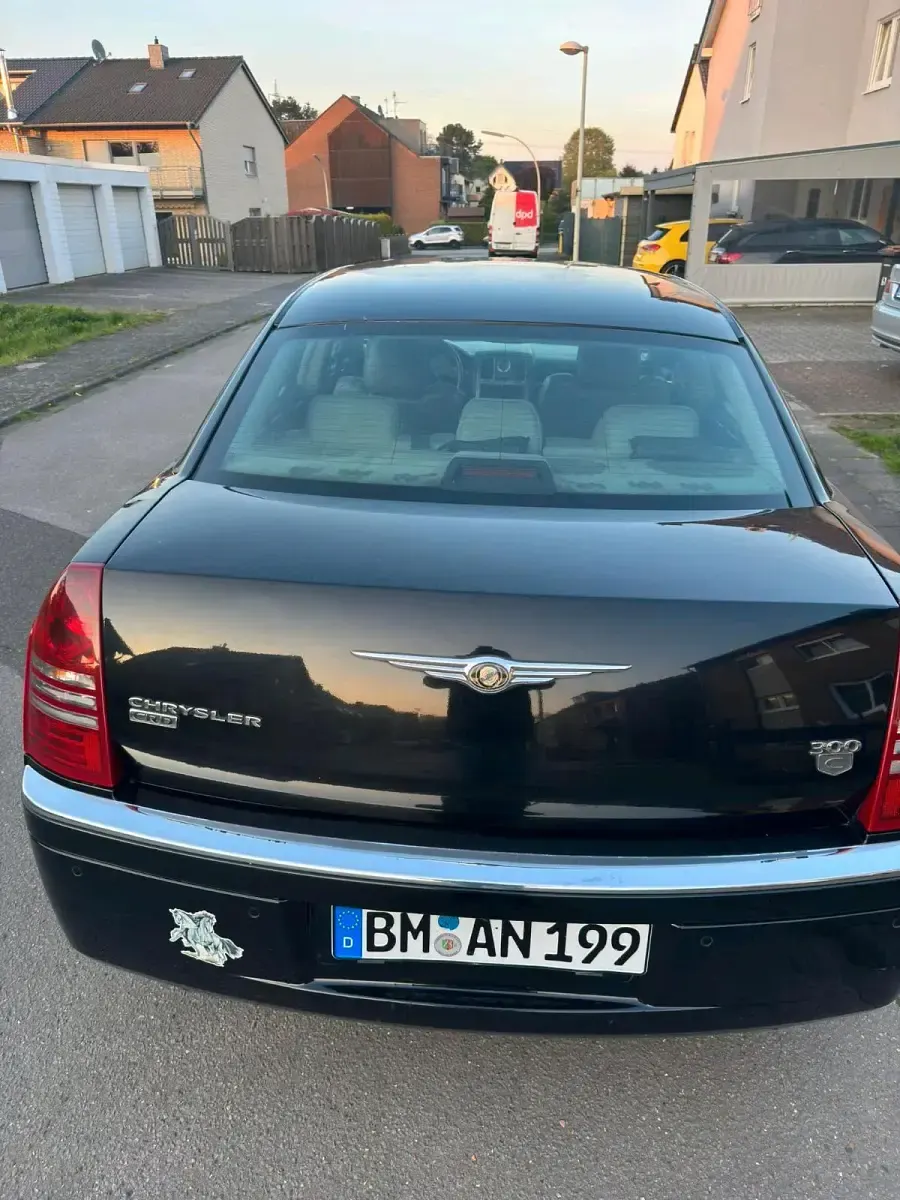 Usado Chrysler 300C 218 CV (160 kW) 2006 Negro Berlina