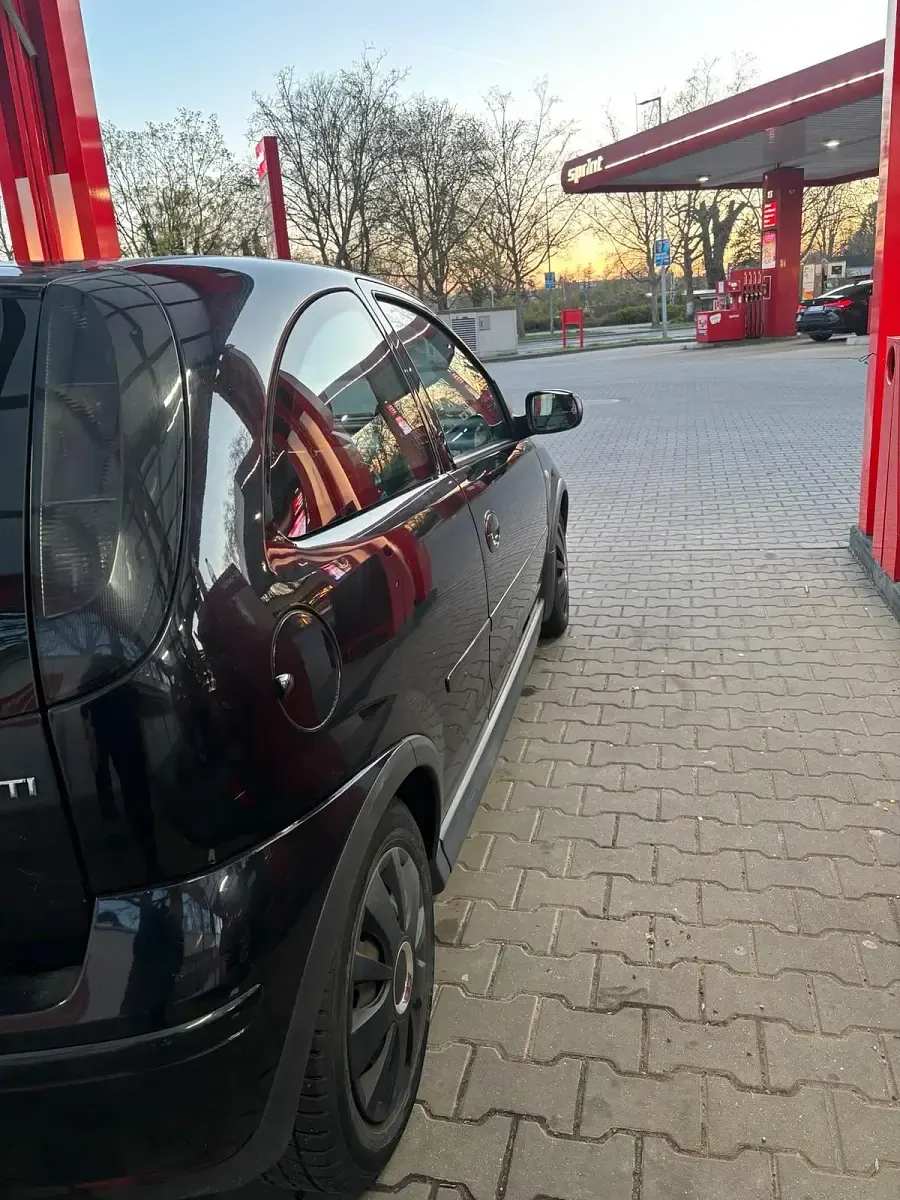 Usado Opel Corsa 75 HP (55 kW) 2005 Preto Citadino