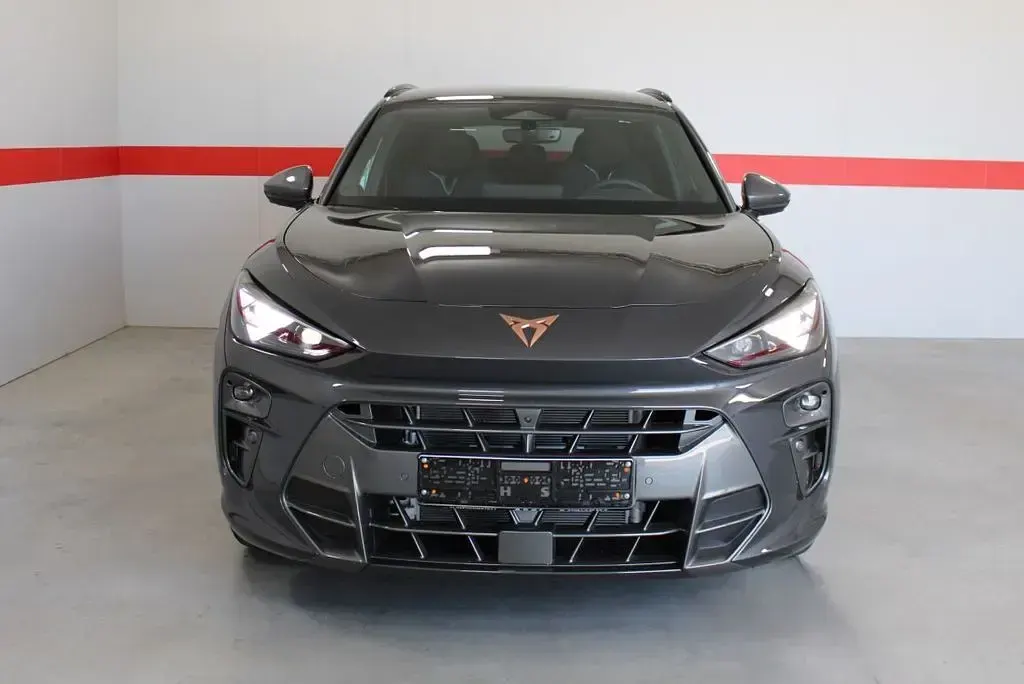 Neu Cupra Terramar 204 PS (150 kW) 2026 Grau SUV