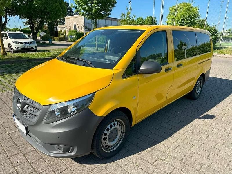 Gelb Gebraucht 2019 Mercedes Vito Van / Kleinbus | 15.800 € (Guter Preis) - Bild 1/4