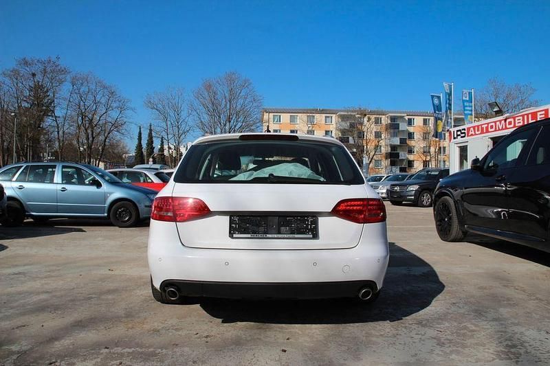 Gebraucht Audi A4 Ambiente 239 PS (175 kW) 2011 Blau Kombi