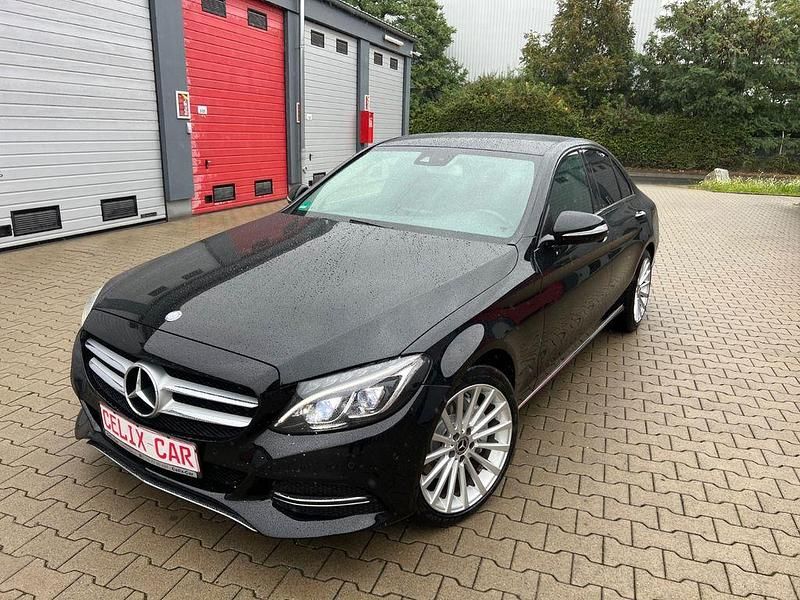 Schwarz Gebraucht 2015 Mercedes C250 Limousine | 18.890 € (Fairer Preis) - Bild 1/4