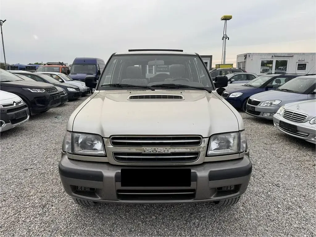 Usata Isuzu Trooper 159 CV (116 kW) 2002 Oro SUV