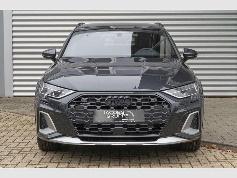 Gebraucht Audi A3 Ambiente 204 PS (150 kW) 2025 Grau Kombi