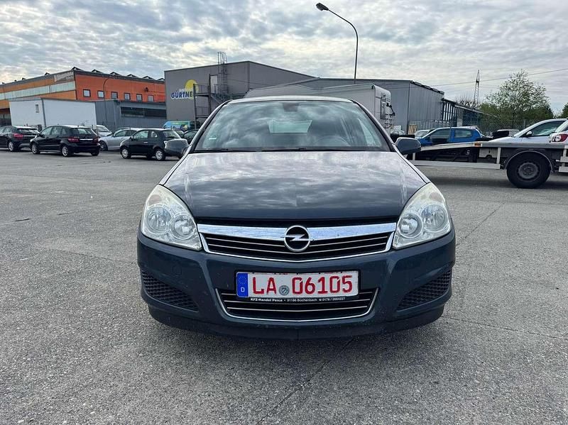 Gebraucht Opel Astra Edition 105 PS (77 kW) 2007 Metro m2 Kleinwagen