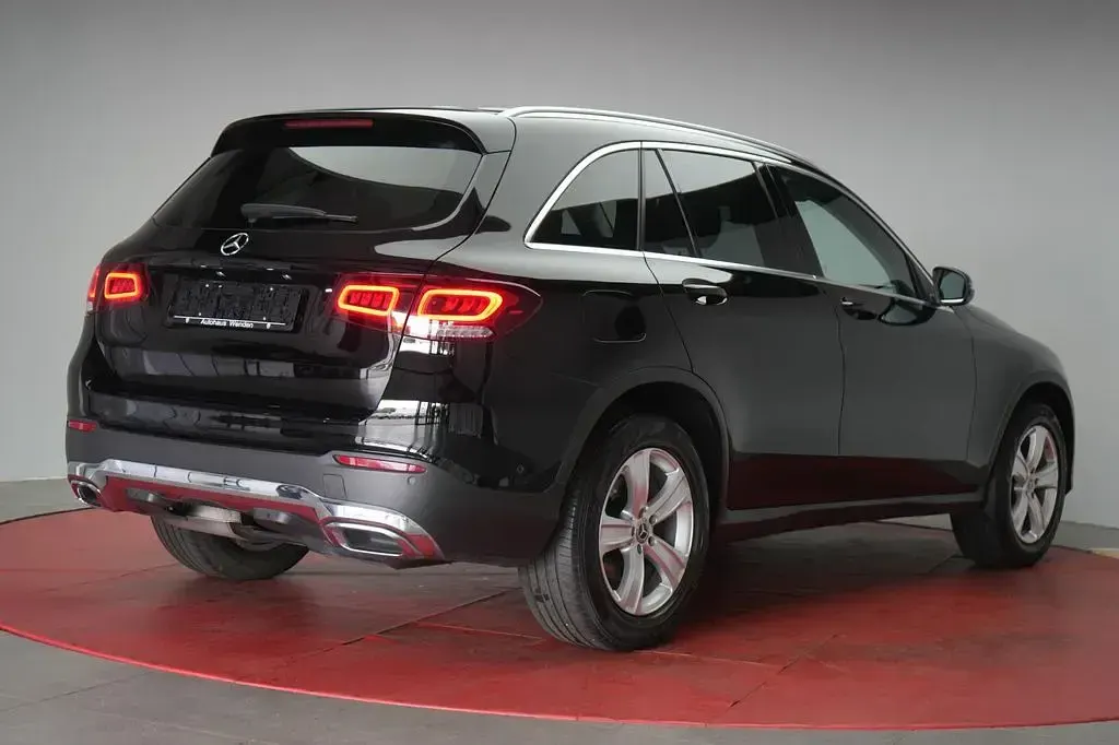 Gebraucht Mercedes GLC300 245 PS (180 kW) 2021 Schwarz SUV