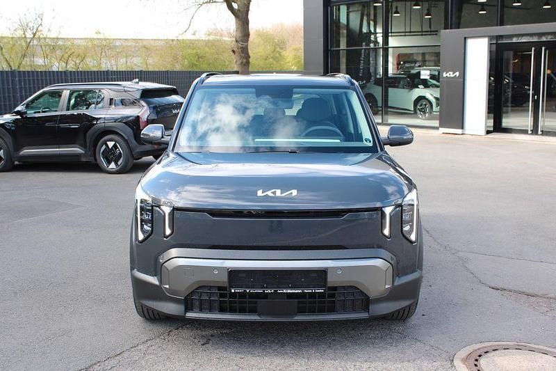 Neu Kia EV2 Air 108 kW (147 PS) 2026 Grau SUV