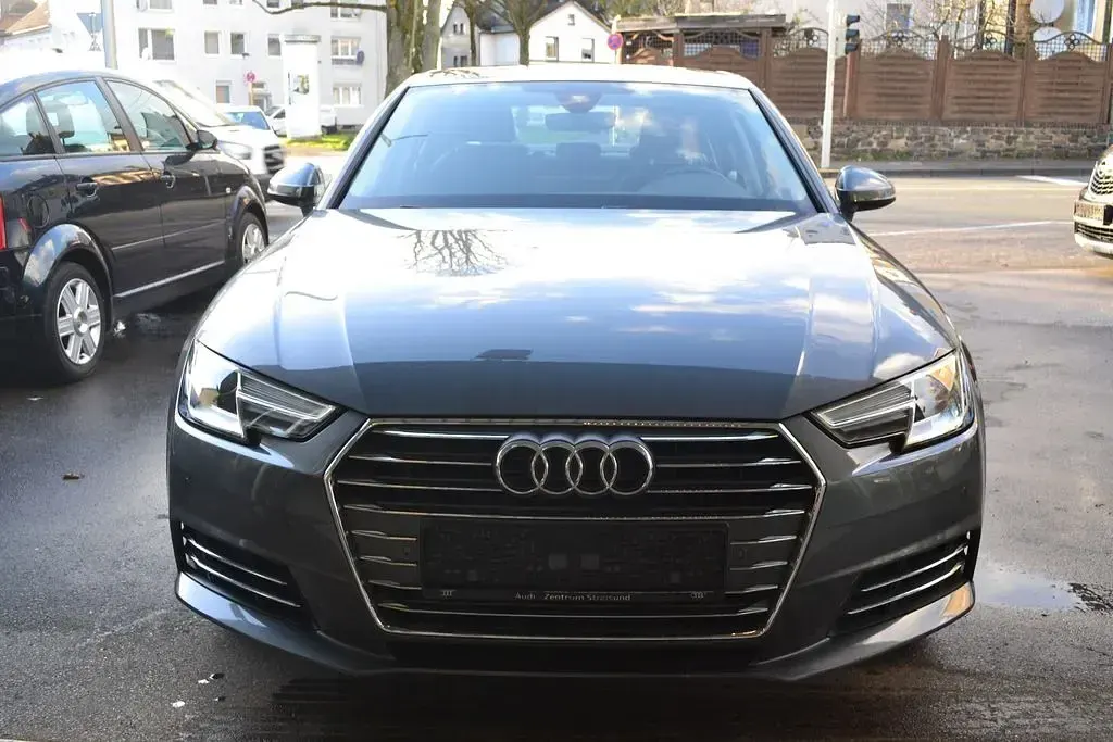 Gebraucht Audi A4 Sport 150 PS (110 kW) 2017 Monsungrau metallic Limousine