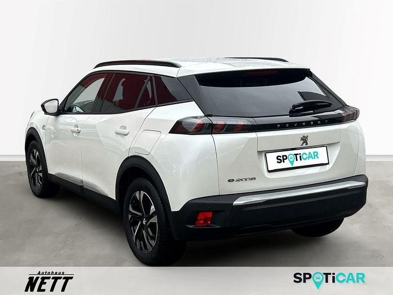 Gebraucht Peugeot e-2008 Allure 100 kW (136 PS) 2022 Weiss SUV