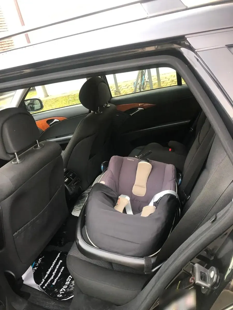 Gebraucht Mercedes E320 224 PS (164 kW) 2007 Schwarz Kombi