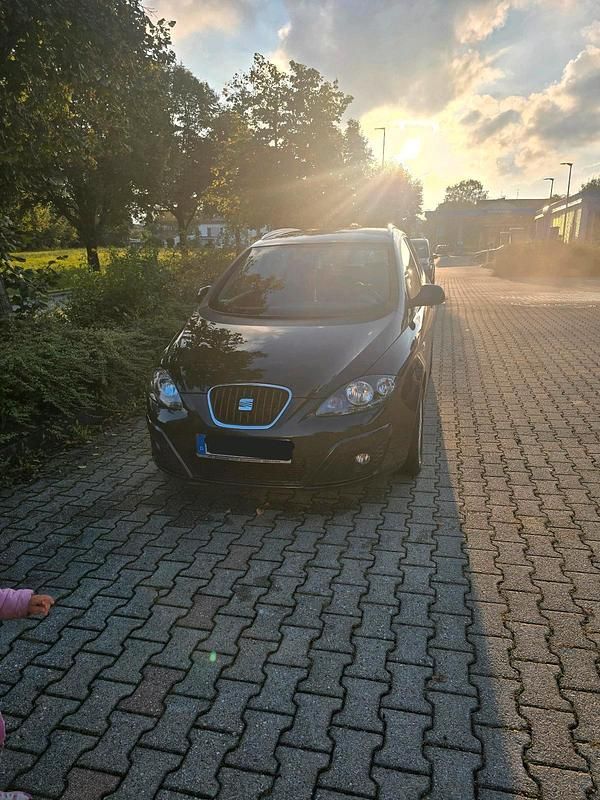 Schwarz Gebraucht 2011 Seat Altea XL Copa Van / Kleinbus | 3.999 € (Fairer Preis) - Bild 1/4