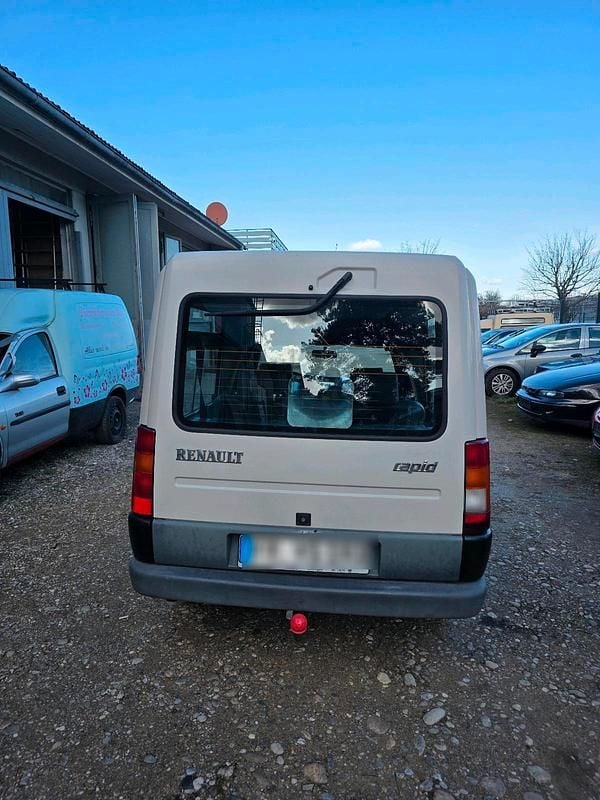 Gebraucht Renault Rapid 79 PS (58 kW) 1996 Beige Van / Kleinbus
