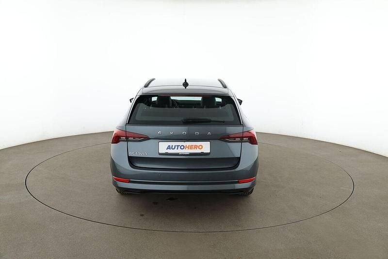 Second-hand Skoda Octavia First Edition 150 CP (110 kW) 2020 Gri Break