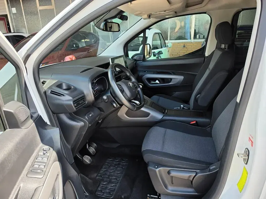 Gebraucht Toyota Proace Verso Team 131 PS (96 kW) 2020 Weiß Kombi