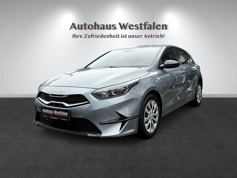 Silber Gebraucht 2022 Kia Ceed Edition 7 Kleinwagen | 15.590 € (Guter Preis) - Bild 1/4