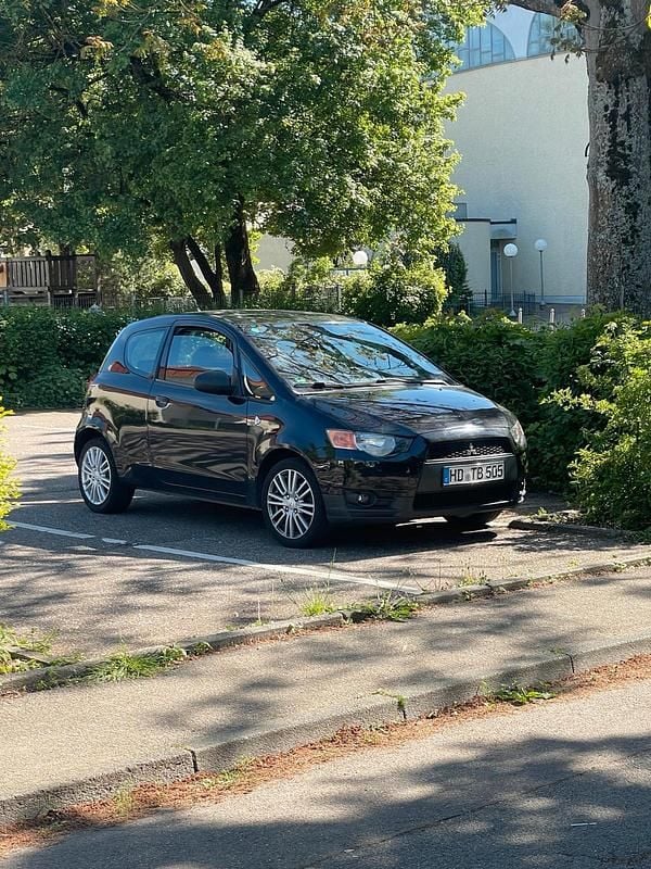 Schwarz Gebraucht 2009 Mitsubishi Colt Kleinwagen | 2.500 € (Fairer Preis) - Bild 1/4