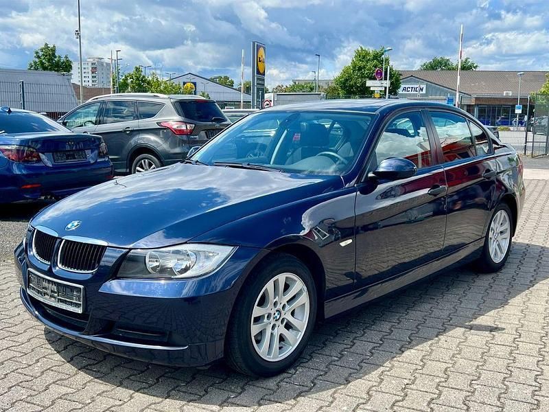 Blau Gebraucht 2006 BMW 318 Comfort Edition Limousine | 3.900 € (Fairer Preis) - Bild 1/4