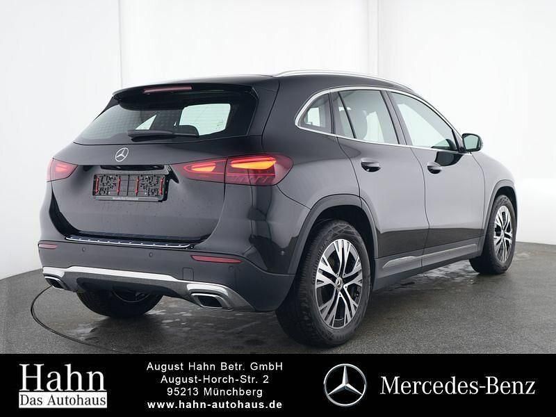 Gebraucht Mercedes GLA200 Progressive 163 PS (119 kW) 2024 Lack kosmosschwarz SUV