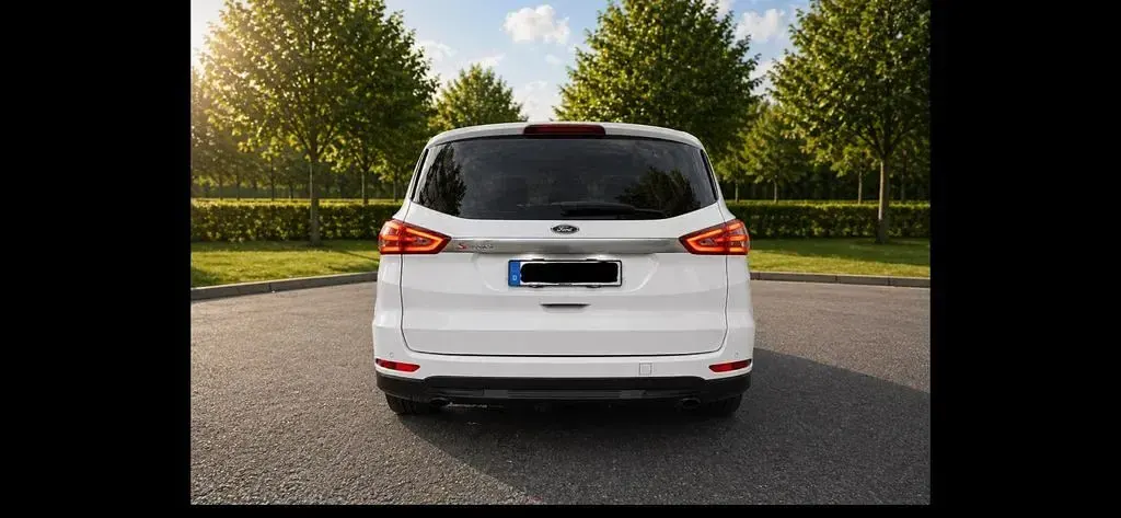 Gebraucht Ford S-MAX Titanium 150 PS (110 kW) 2017 Weiß Van / Kleinbus