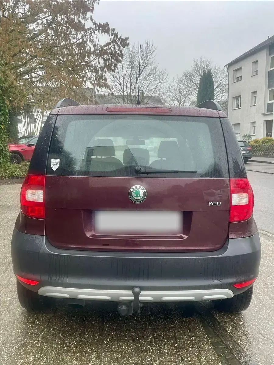 Używany Skoda Yeti Active 105 KM (77 kW) 2010 Brązowy SUV