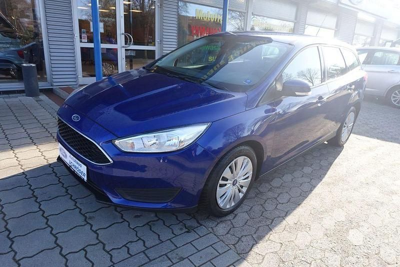 Gebraucht Ford Focus Trend 125 PS (91 kW) 2016 Blau Limousine