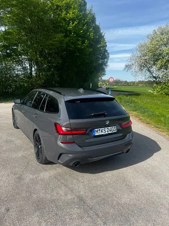 Gebraucht BMW 320 Sport Line 190 PS (139 kW) 2022 Grau Kombi