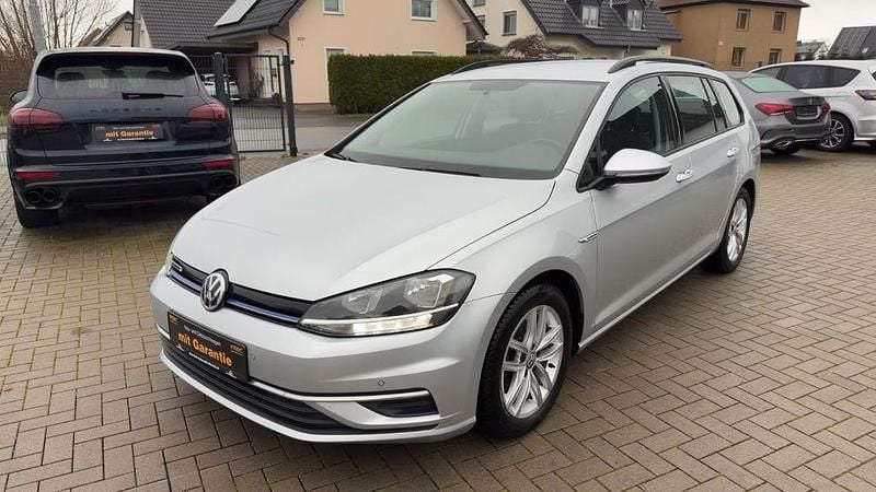 Gebraucht VW Golf VII Comfortline 131 PS (96 kW) 2020 Silber Kombi